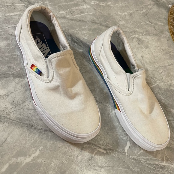 Slip on pride vans - Picture 3 of 9